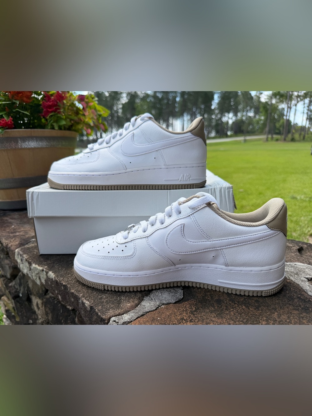 Nike Air Force 1- White/Khaki